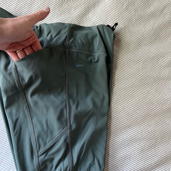 Janji Green Athletic Leggings - Picture 4 of 10